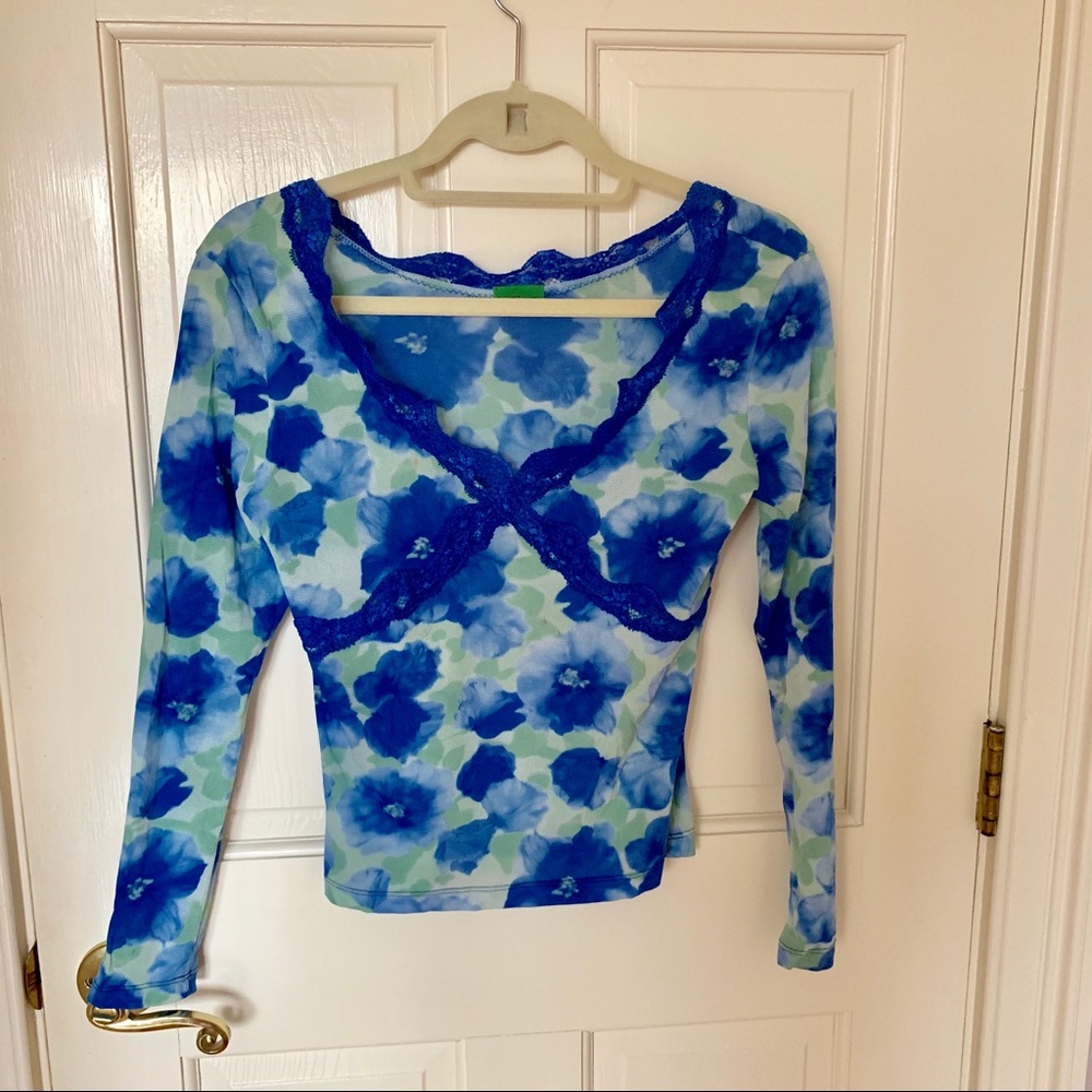 Green and blue fitted floral blouse size M